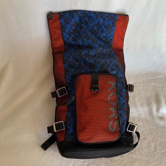 SOLD! NWT Michael Kors Kent Roll Top Mesh Backpack - Picture 2 of 15